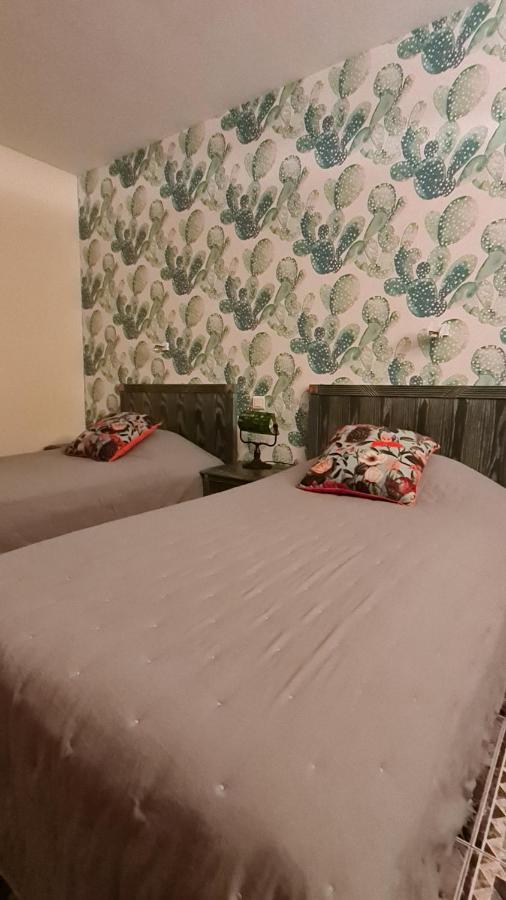 Bed and Breakfast La casa color Lamagdelaine Esterno foto