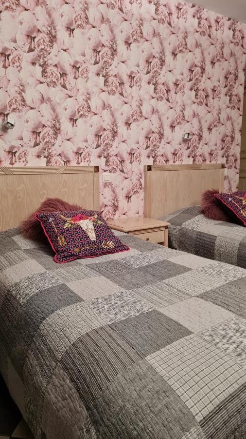 Bed and Breakfast La casa color Lamagdelaine Esterno foto